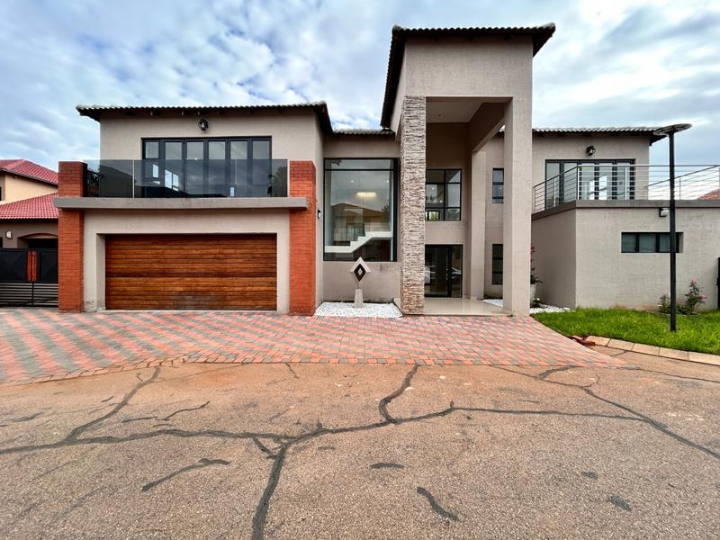 5 Bedroom Property for Sale in Melodie North West